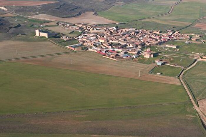Casa en venta de 3 habitaciones: Villavellid, Valladolid