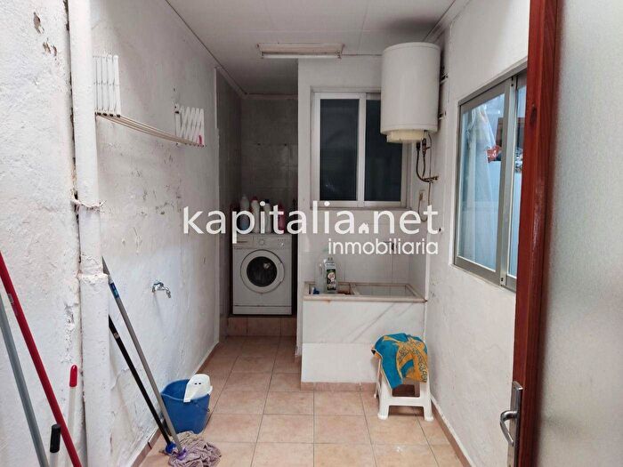 Casas en venta y pisos alquiler - 2