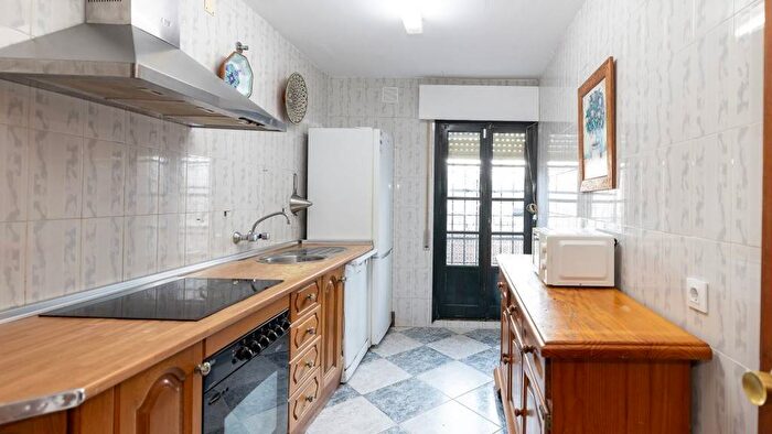 Casas en venta y pisos alquiler - 3