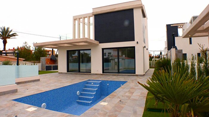 Casa en venta de 3 habitaciones: Comunitat Valenciana, Alicante
