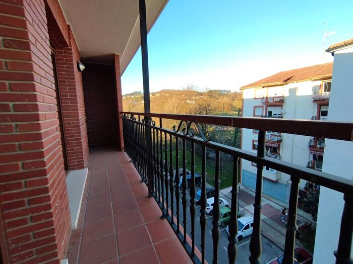 Casas en venta y pisos alquiler - 2