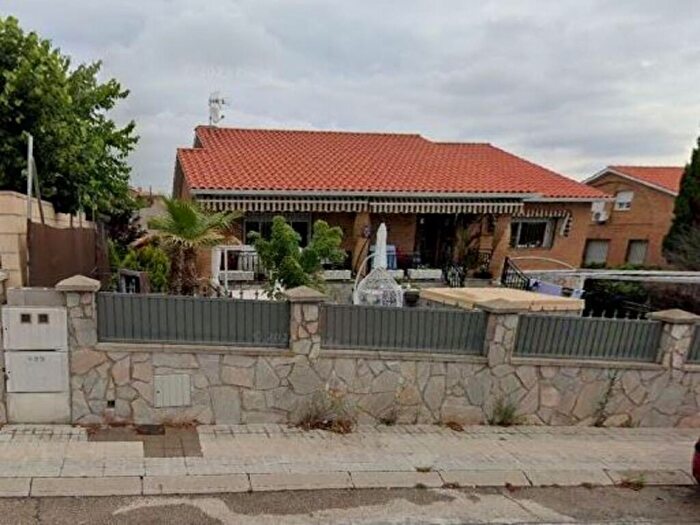 Casa en venta de 4 habitaciones en Sevilla la Nueva, Madrid