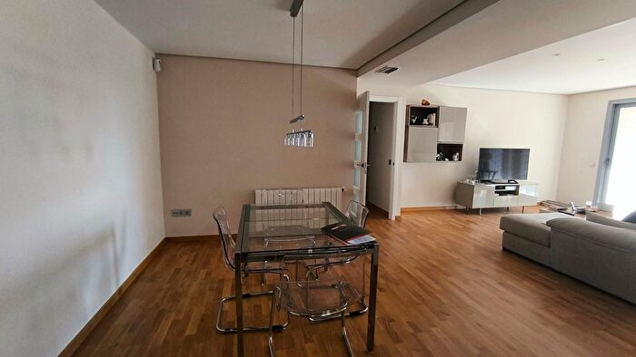Piso en venta de 4 habitaciones: Norte, Juan de Borbón