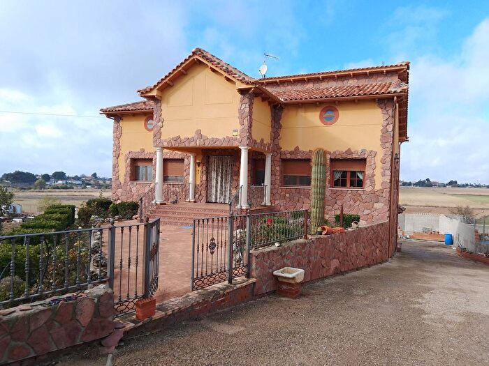 Casa en venta de 3 habitaciones: Colmenar de Oreja, Madrid