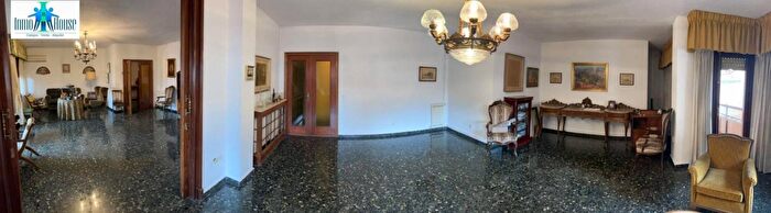 Castilla La Mancha, Albacete: Piso en venta de 5 habitaciones