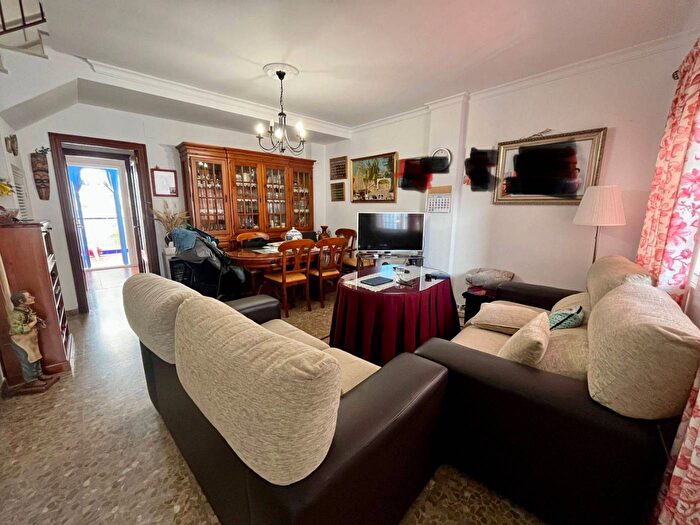 Piso de 4 habitaciones en venta en Chipiona, Andalucía