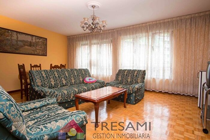 Piso de 3 habitaciones en venta en Lena, Asturias