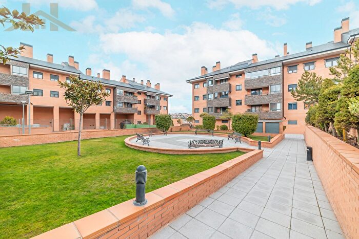 Piso de 3 habitaciones en venta en San Crispín La Estación Consorcio, Colmenar Viejo