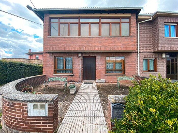 Casa en venta de 4 habitaciones: Tardajos, Burgos