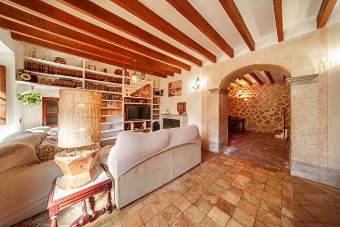 Casas en venta y pisos alquiler - 3