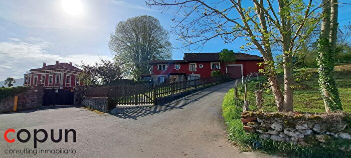 Casa en venta de 15 habitaciones en Piloña, Asturias