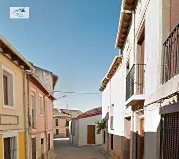 Casas en venta y pisos alquiler - 2
