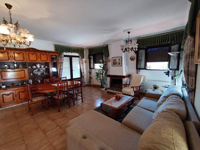 Casas en venta y pisos alquiler - 2