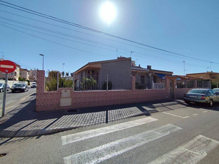 Casa en venta de 4 habitaciones, Comunitat Valenciana, Alicante