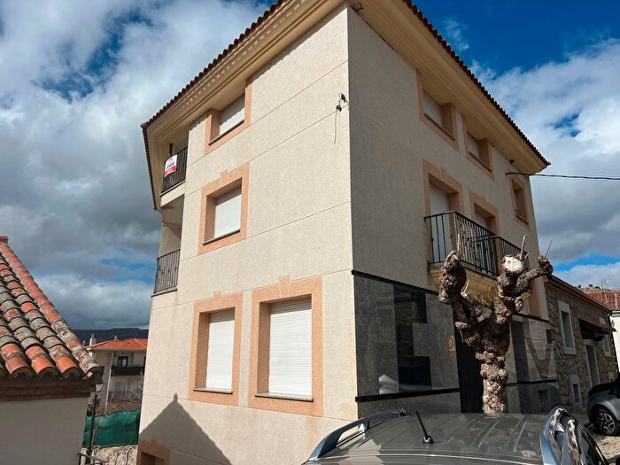 Piso de 3 habitaciones en venta en San Bartolomé de Pinares, Ávila
