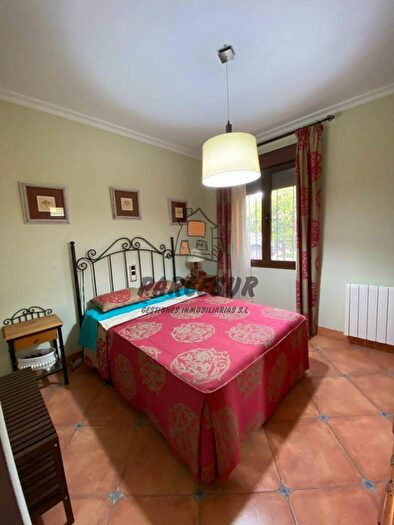 Casas en venta y pisos alquiler - 3