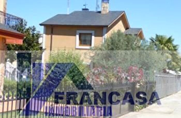 Casa en venta de 4 habitaciones, Santibáñez de Tera, Zamora