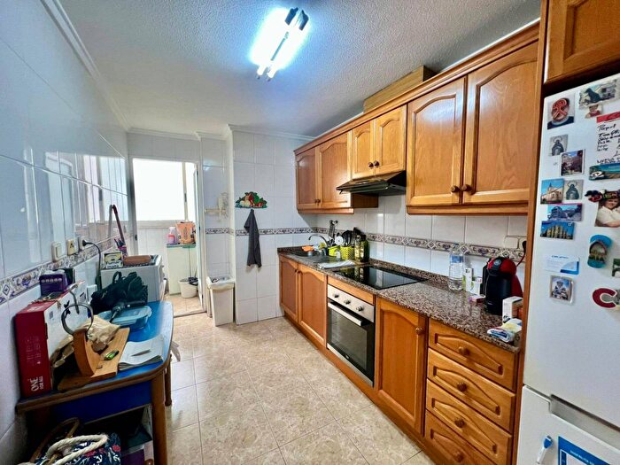 Casas en venta y pisos alquiler - 2