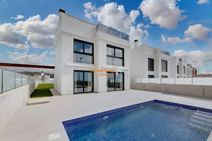Casa en venta de 3 habitaciones en Comunitat Valenciana, Alicante