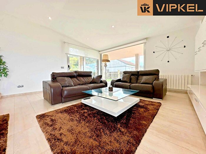 Casa en venta de 4 habitaciones en Galicia, A Coruña