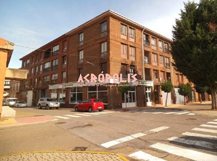 Piso en venta de 3 habitaciones en Sahagún, León