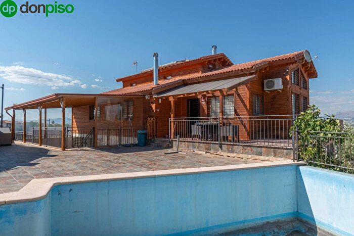 Andalucía, Granada: Casa en venta de 4 habitaciones